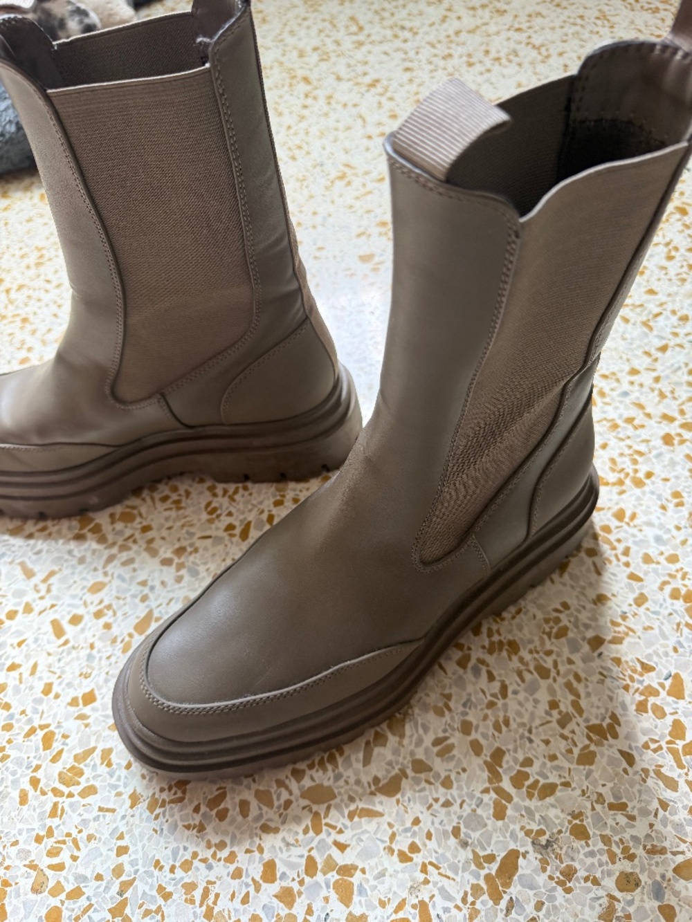 Zara boots size 7.5